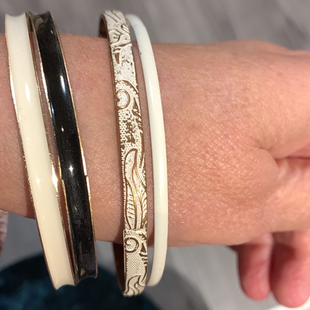 Four bangle bracelets* - Picture 2 of 5